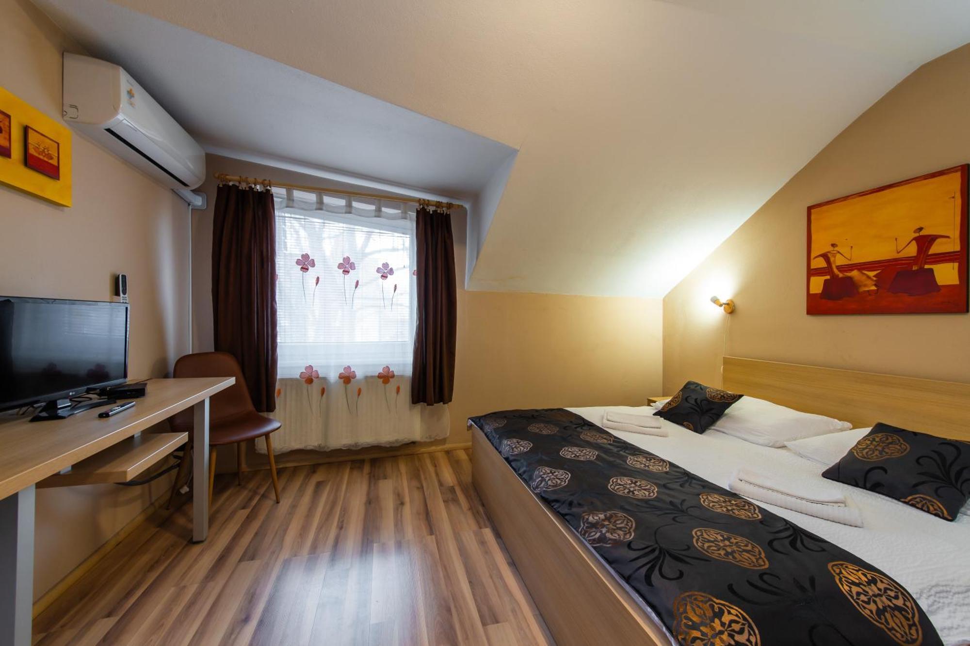 Penzion Siesta Vráble Buitenkant foto